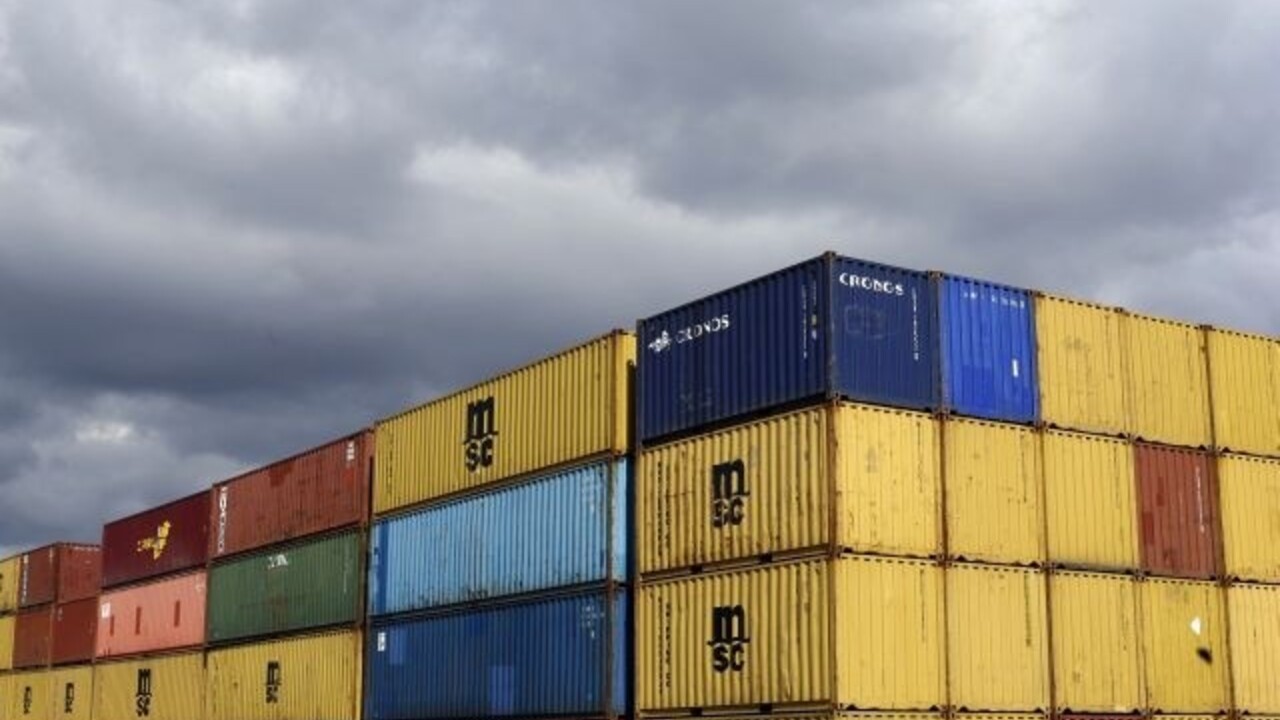 kontajner prístav import export dovoz lode obchod (SITA)